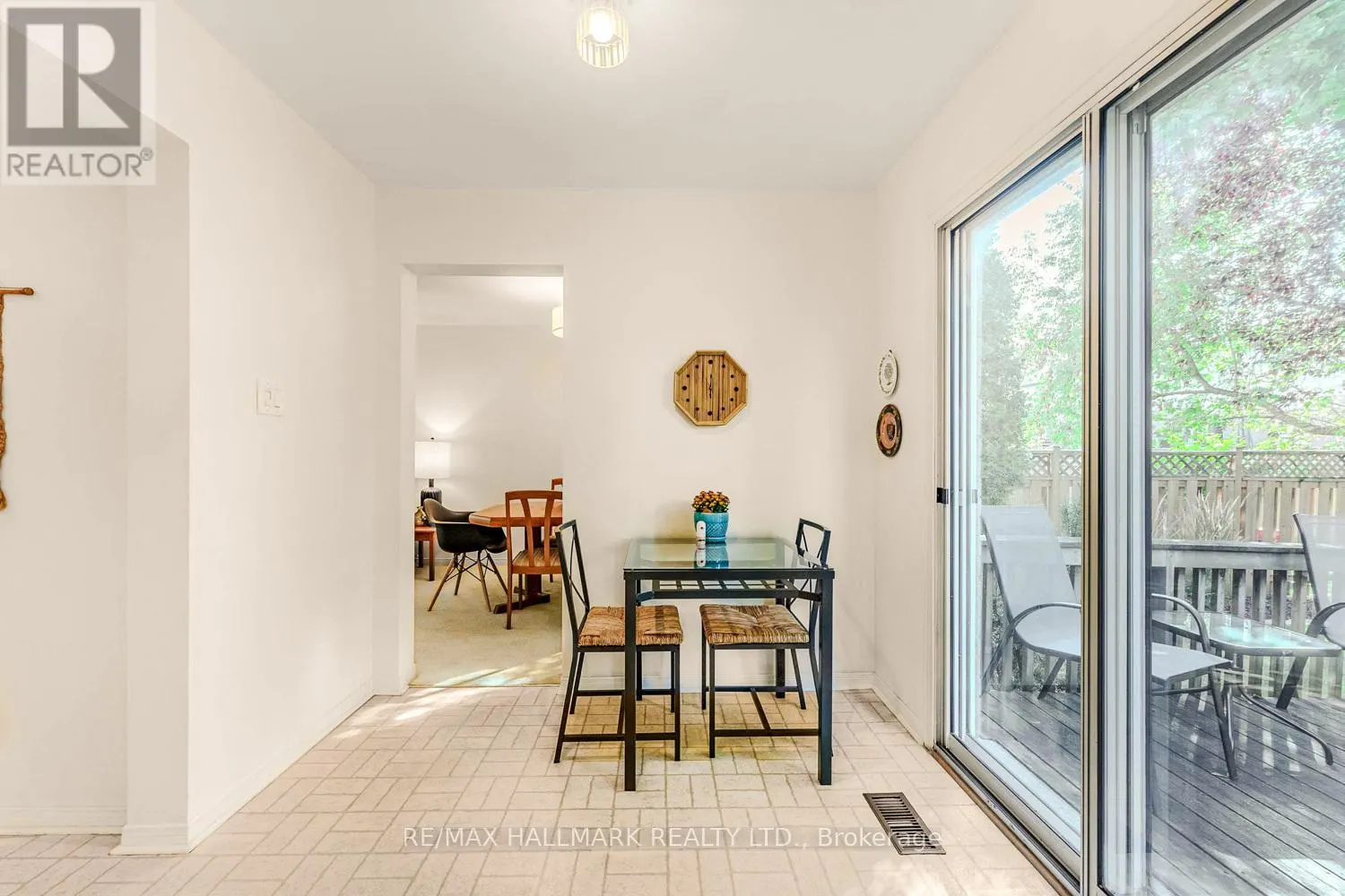 2143 HUNT CRESCENT