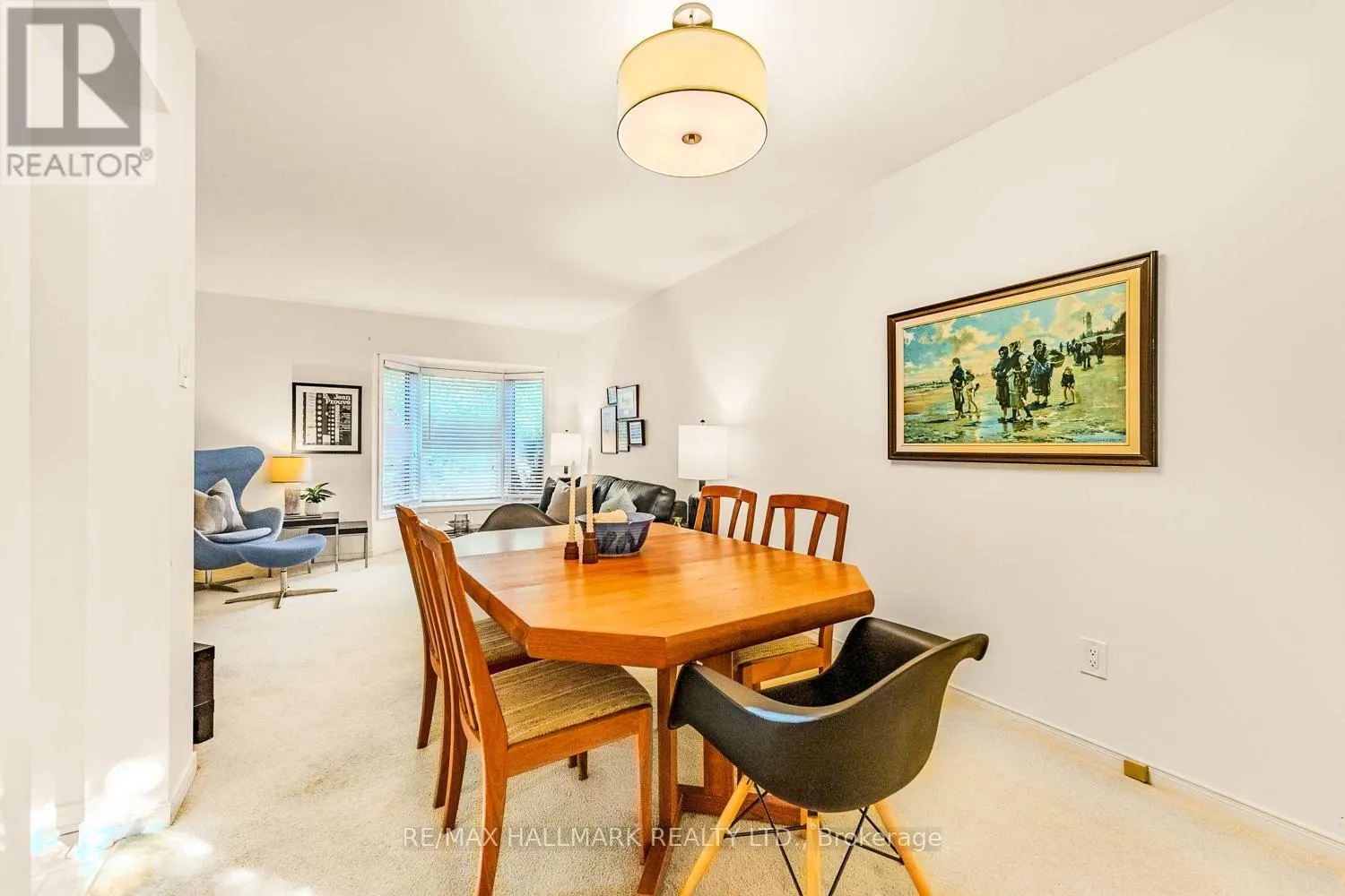 2143 HUNT CRESCENT