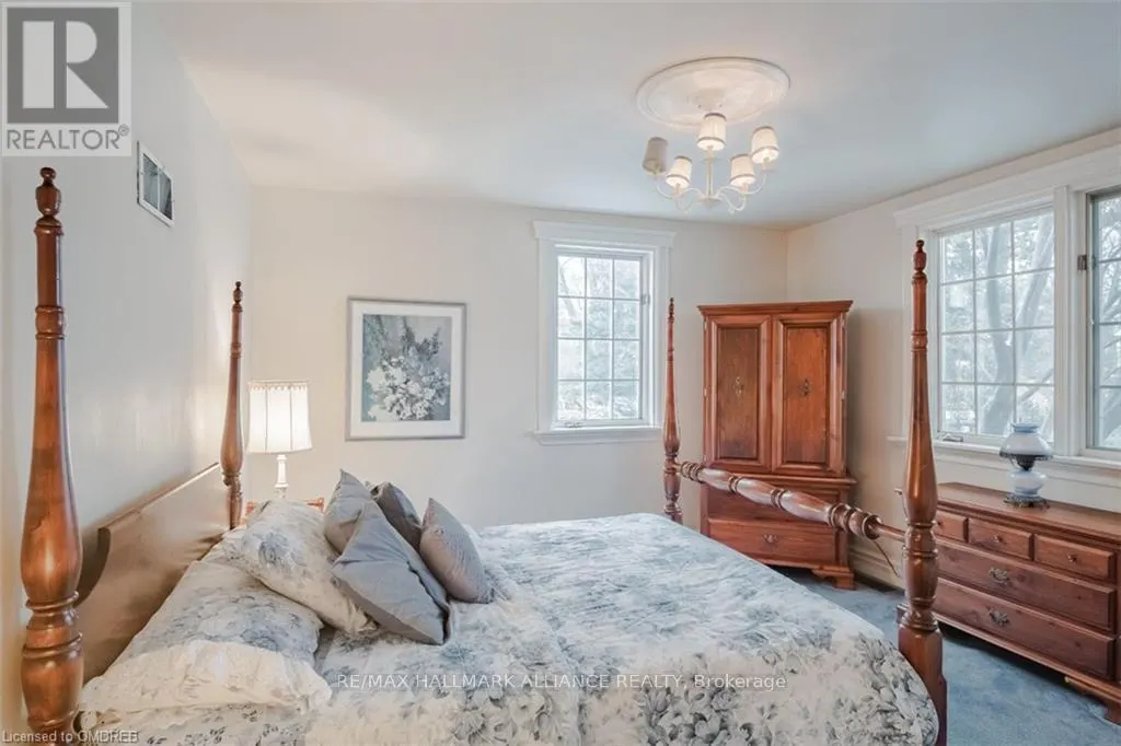 4447 LAKESHORE ROAD