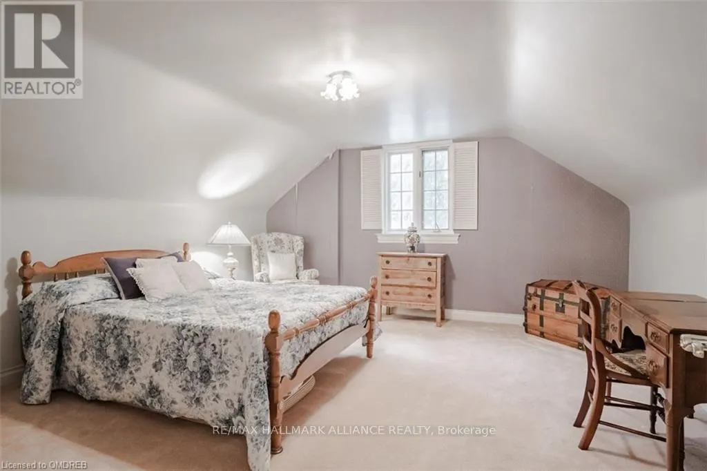 4447 LAKESHORE ROAD