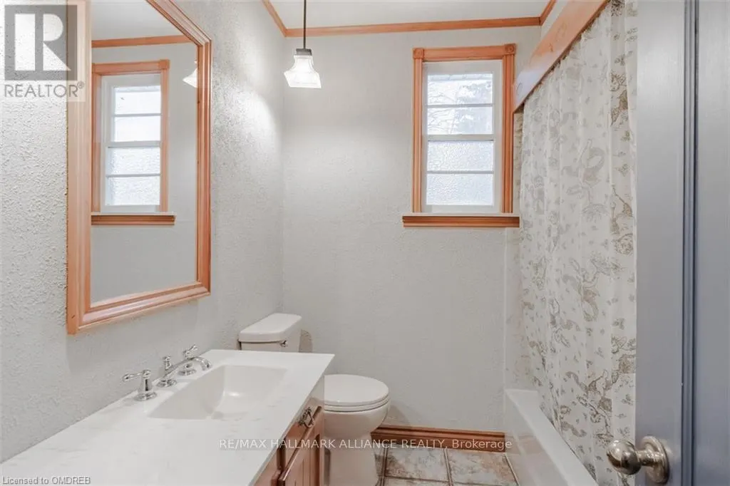 4447 LAKESHORE ROAD