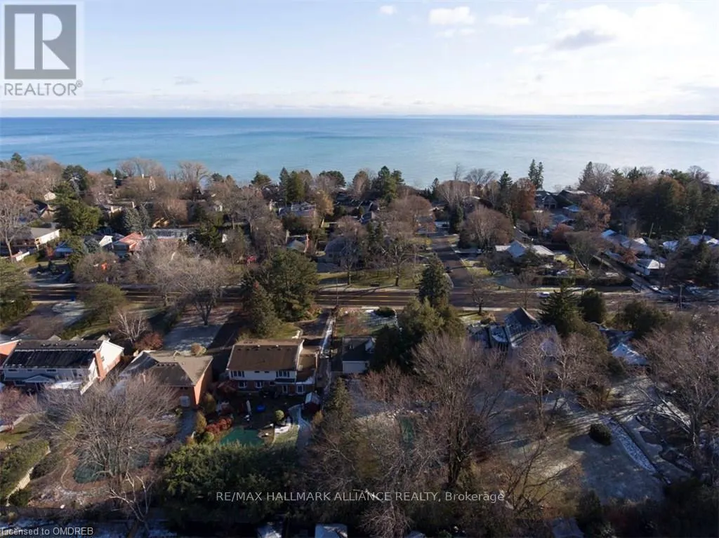 4447 LAKESHORE ROAD
