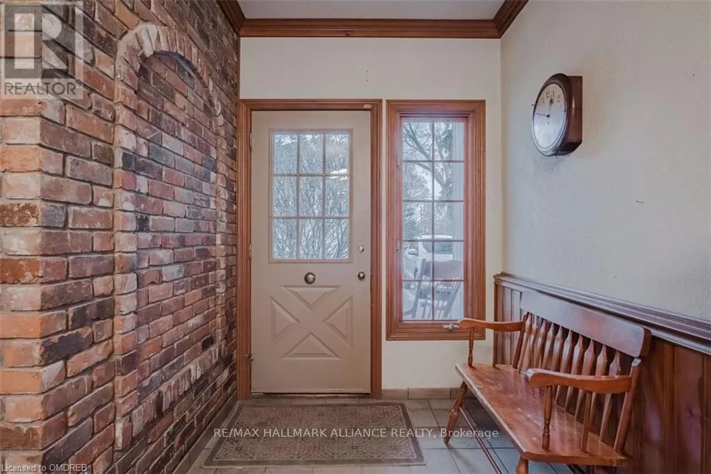 4447 LAKESHORE ROAD