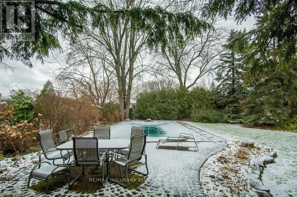 4447 LAKESHORE ROAD