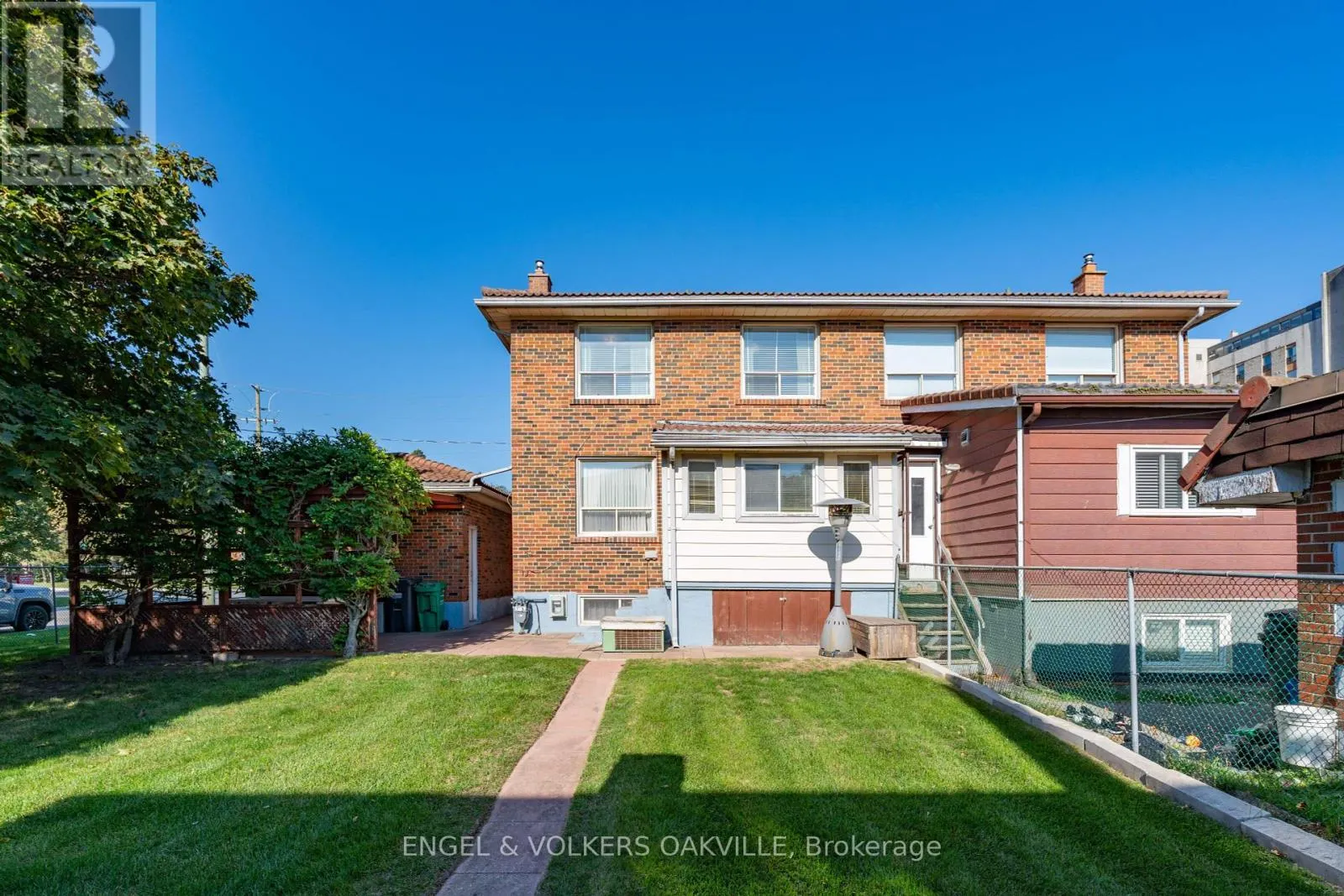 183 VODDEN STREET E