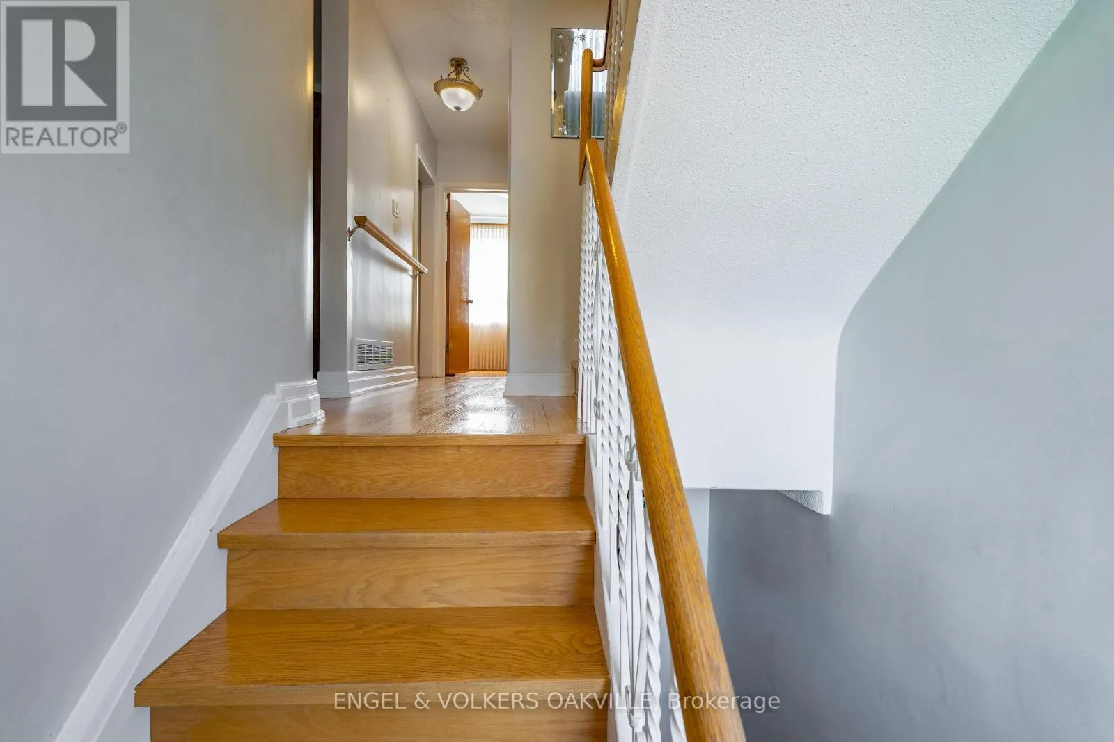 183 VODDEN STREET E