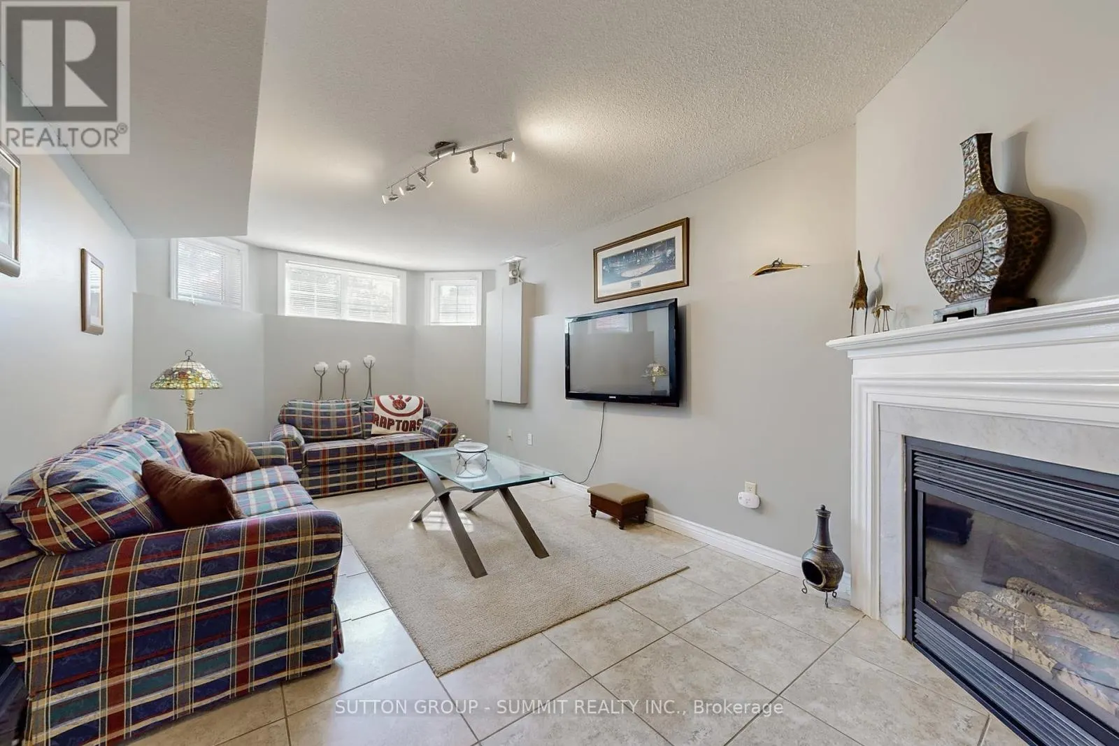 5981 RAYSHAW CRESCENT