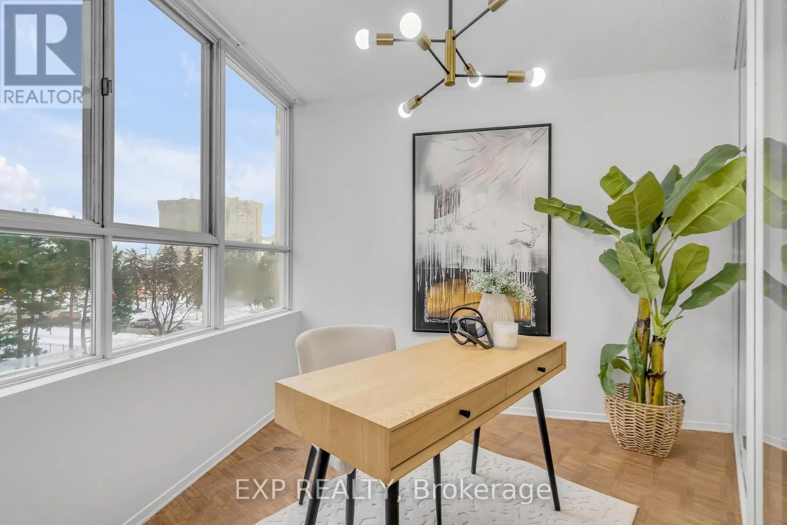 406 - 3700 KANEFF CRESCENT
