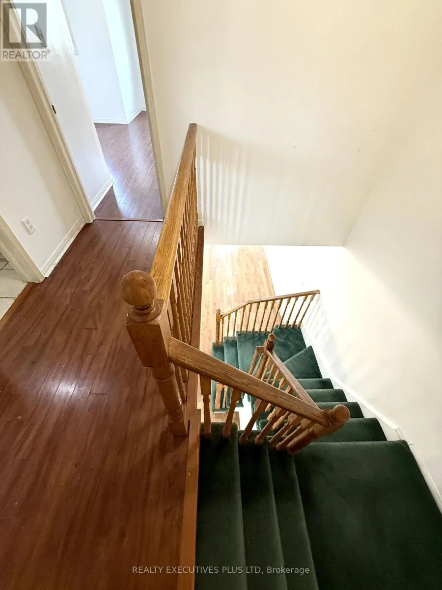 55 RAVENSCLIFFE COURT
