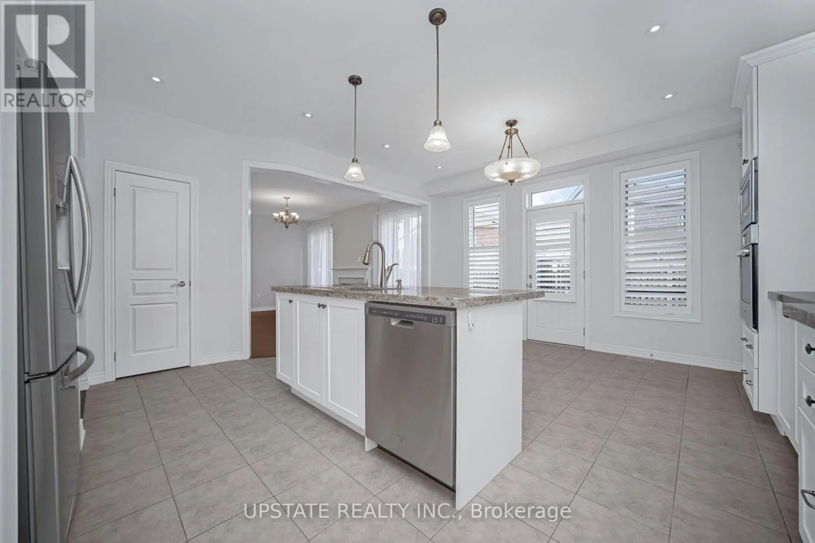 66 GEORGE ROBINSON DRIVE