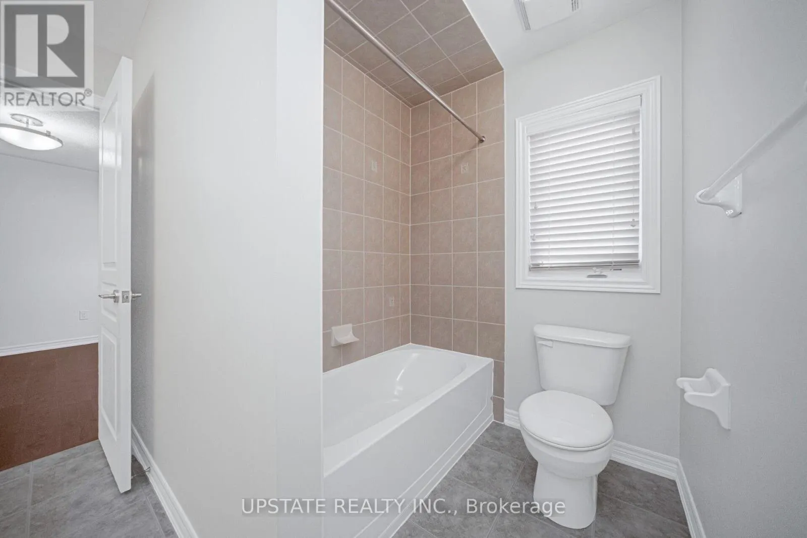 66 GEORGE ROBINSON DRIVE