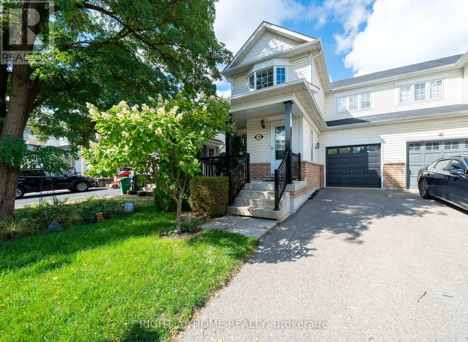 39 VICEROY CRESCENT