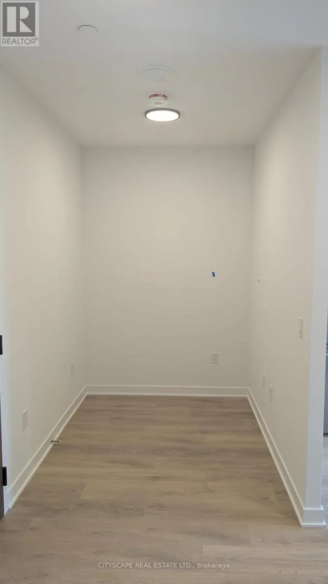 209 - 1037 QUEENSWAY