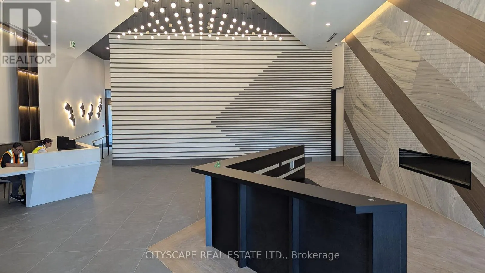 209 - 1037 QUEENSWAY