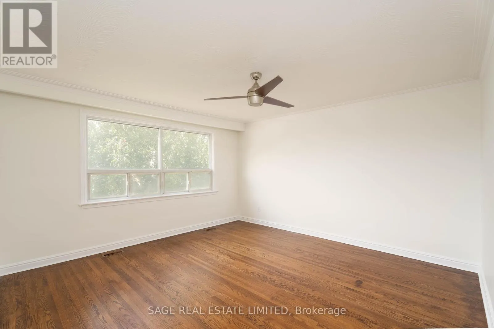 3 - 16 SIMPSON AVENUE