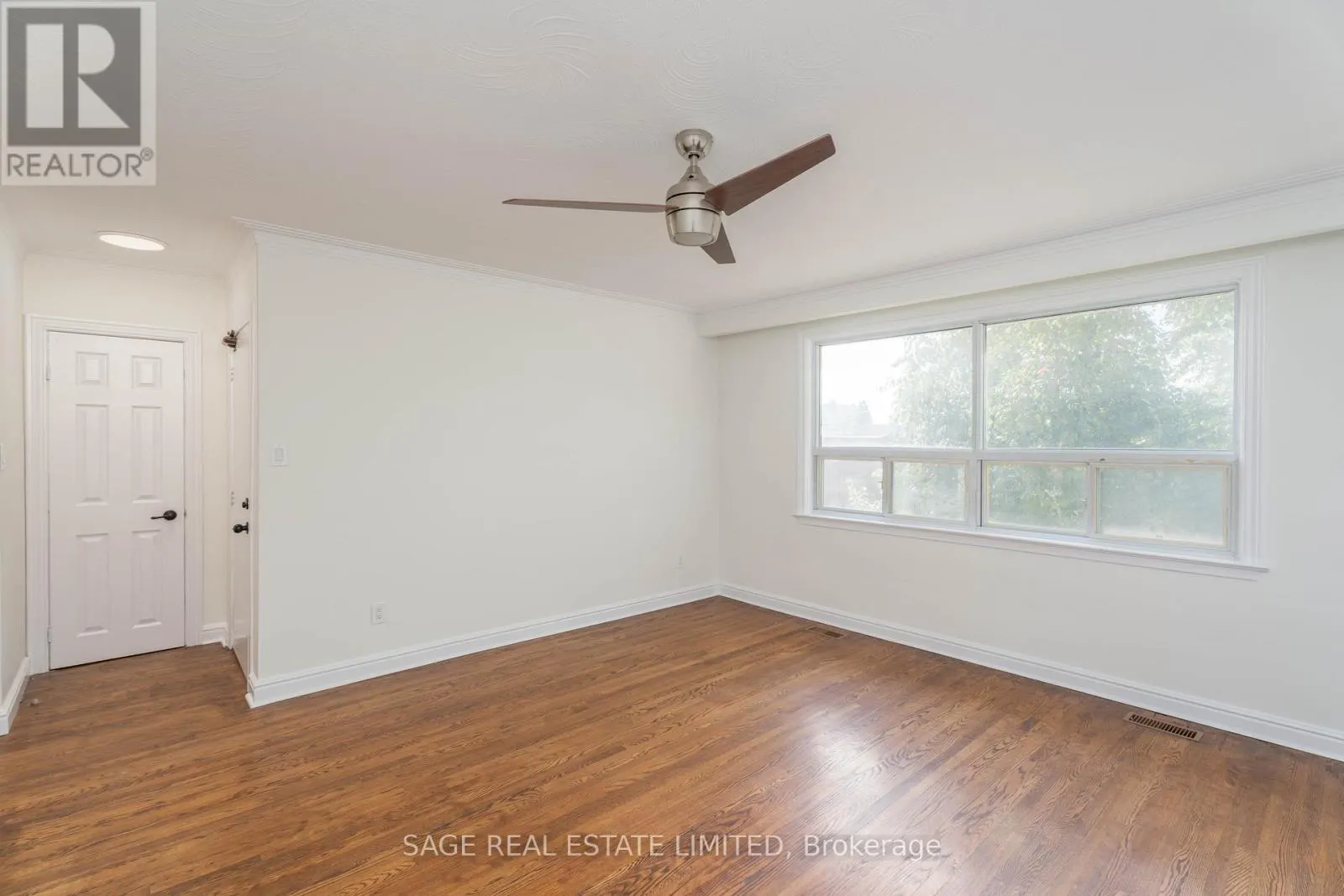 3 - 16 SIMPSON AVENUE