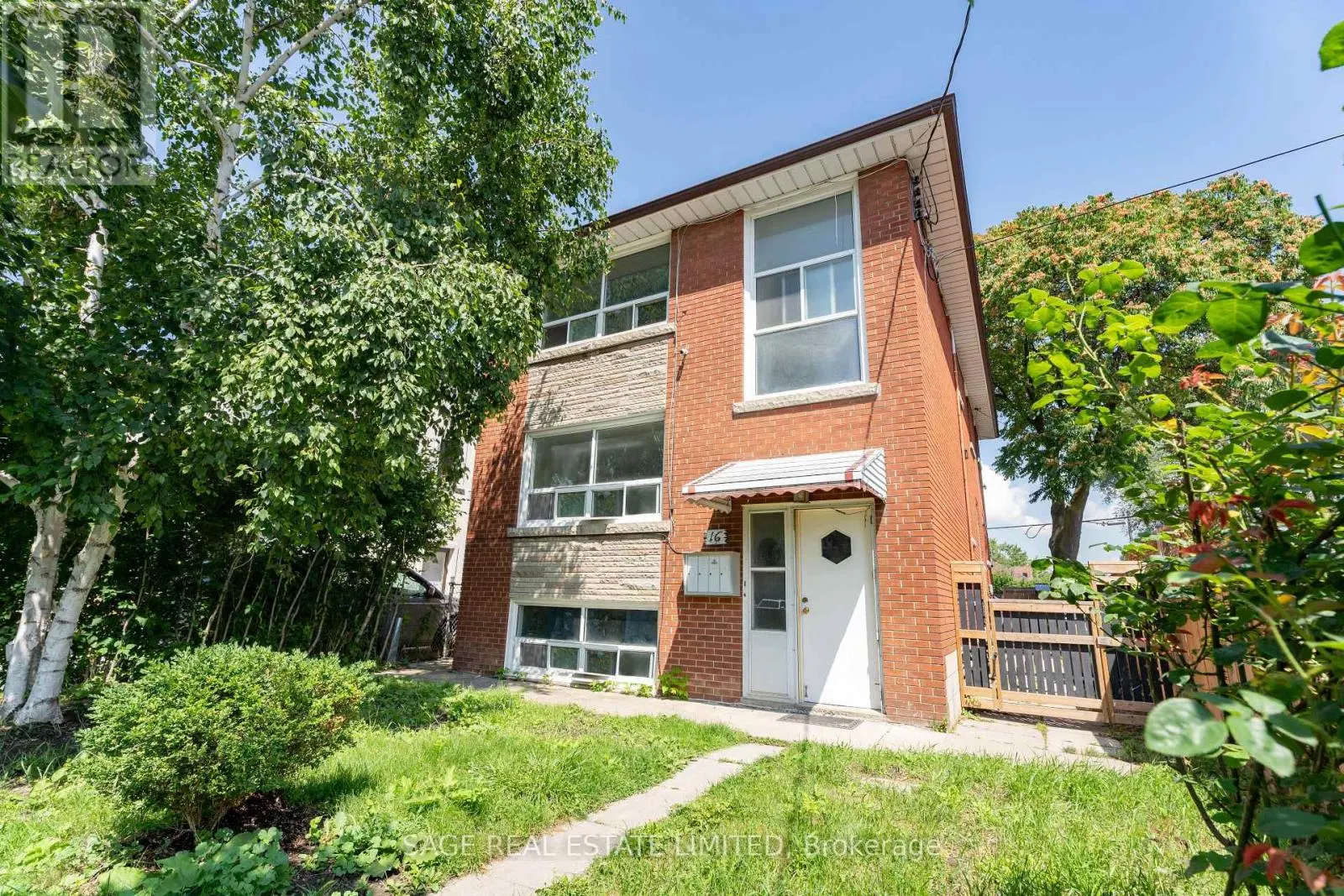 3 - 16 SIMPSON AVENUE