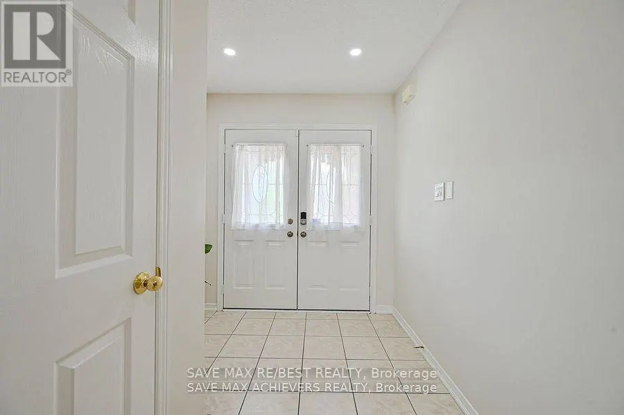 21 RIVERPLACE CRESCENT