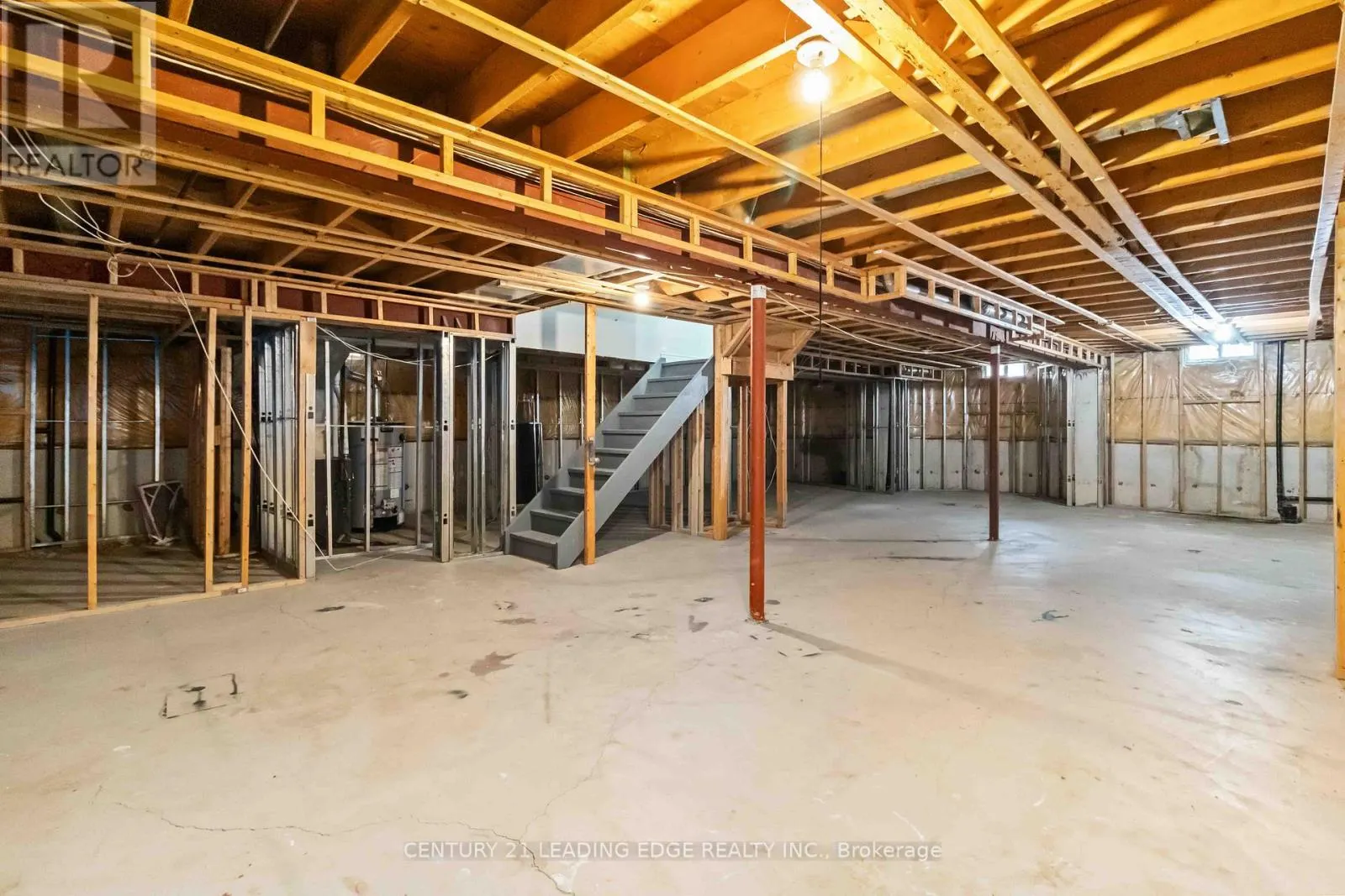 5201 CHAMPLAIN TRAIL