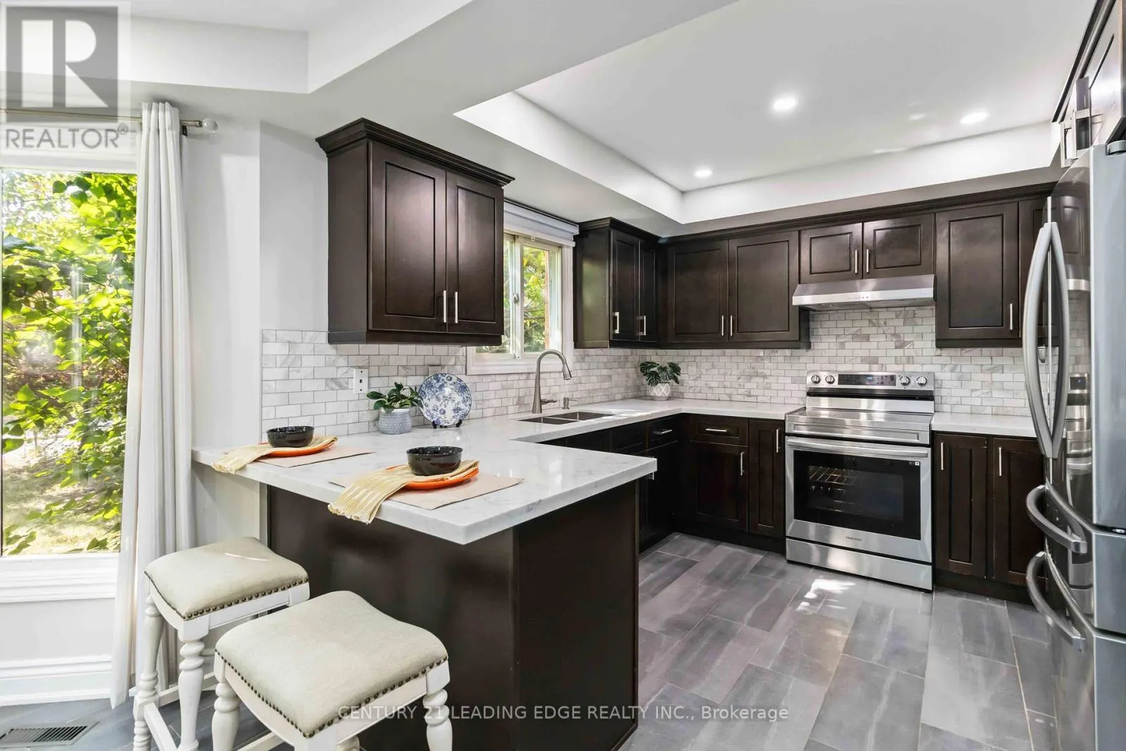 5201 CHAMPLAIN TRAIL