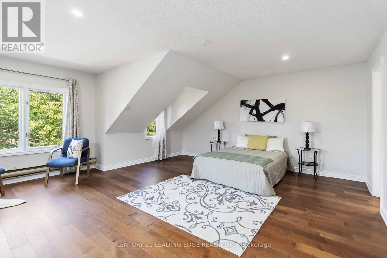 5201 CHAMPLAIN TRAIL