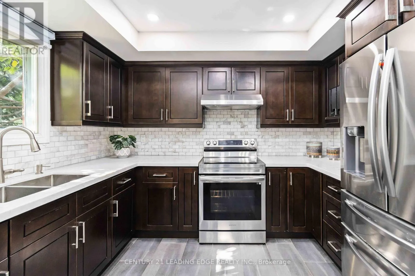 5201 CHAMPLAIN TRAIL