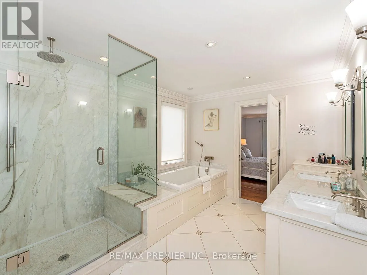 35 YORKDALE CRESCENT
