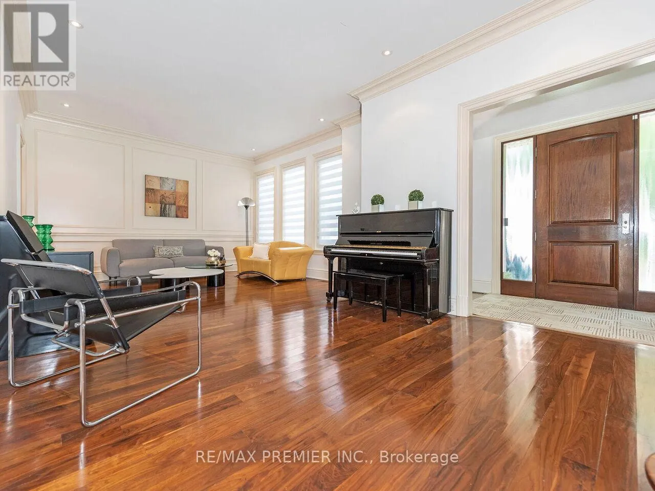 35 YORKDALE CRESCENT