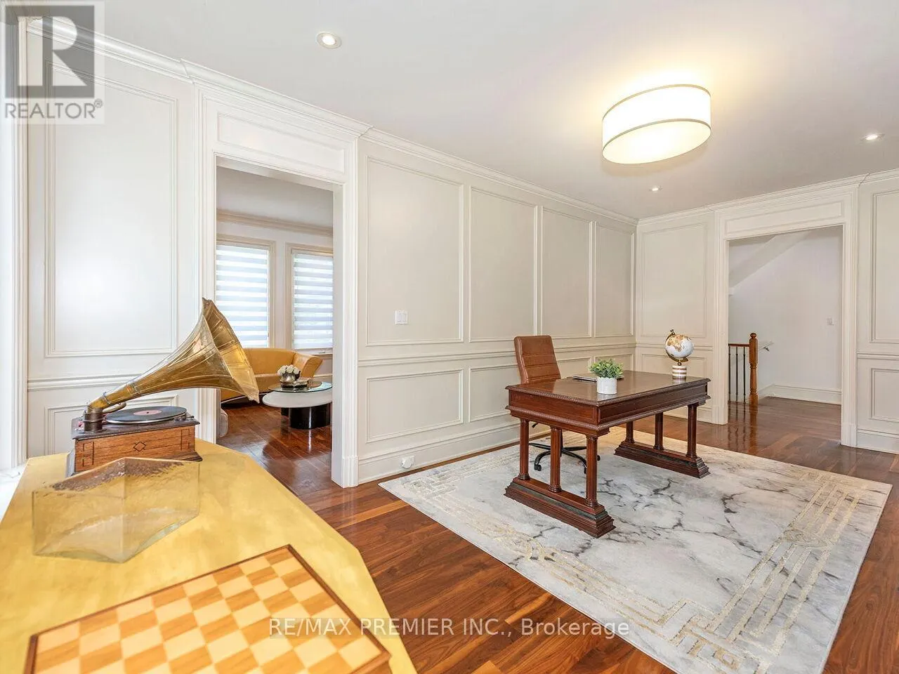 35 YORKDALE CRESCENT