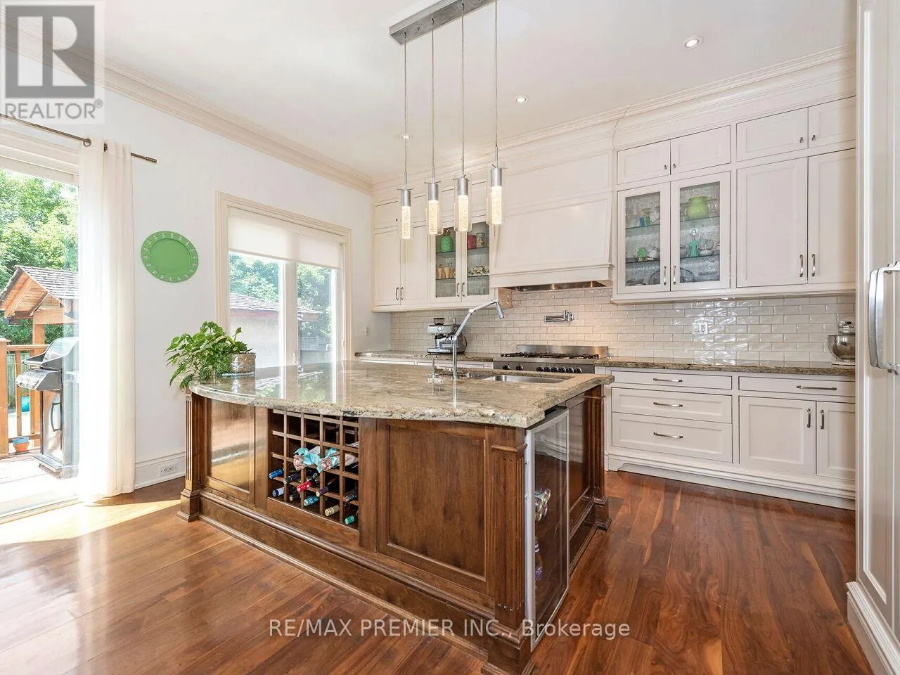 35 YORKDALE CRESCENT