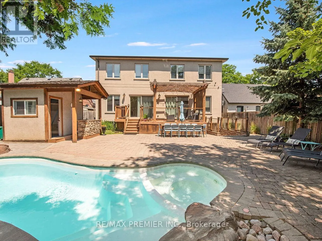35 YORKDALE CRESCENT