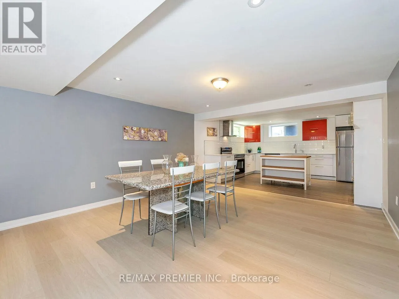35 YORKDALE CRESCENT