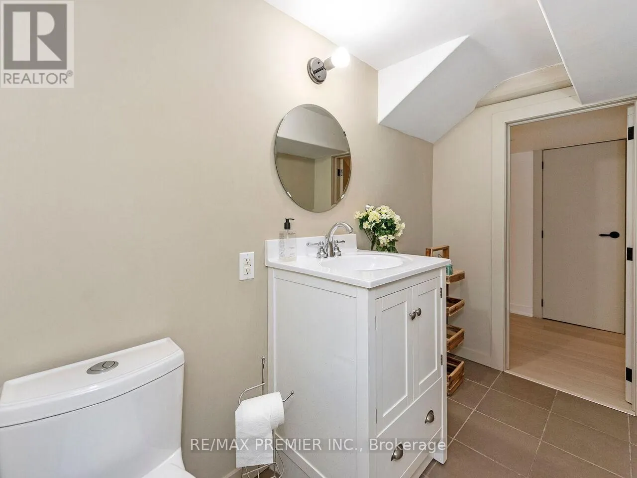 35 YORKDALE CRESCENT