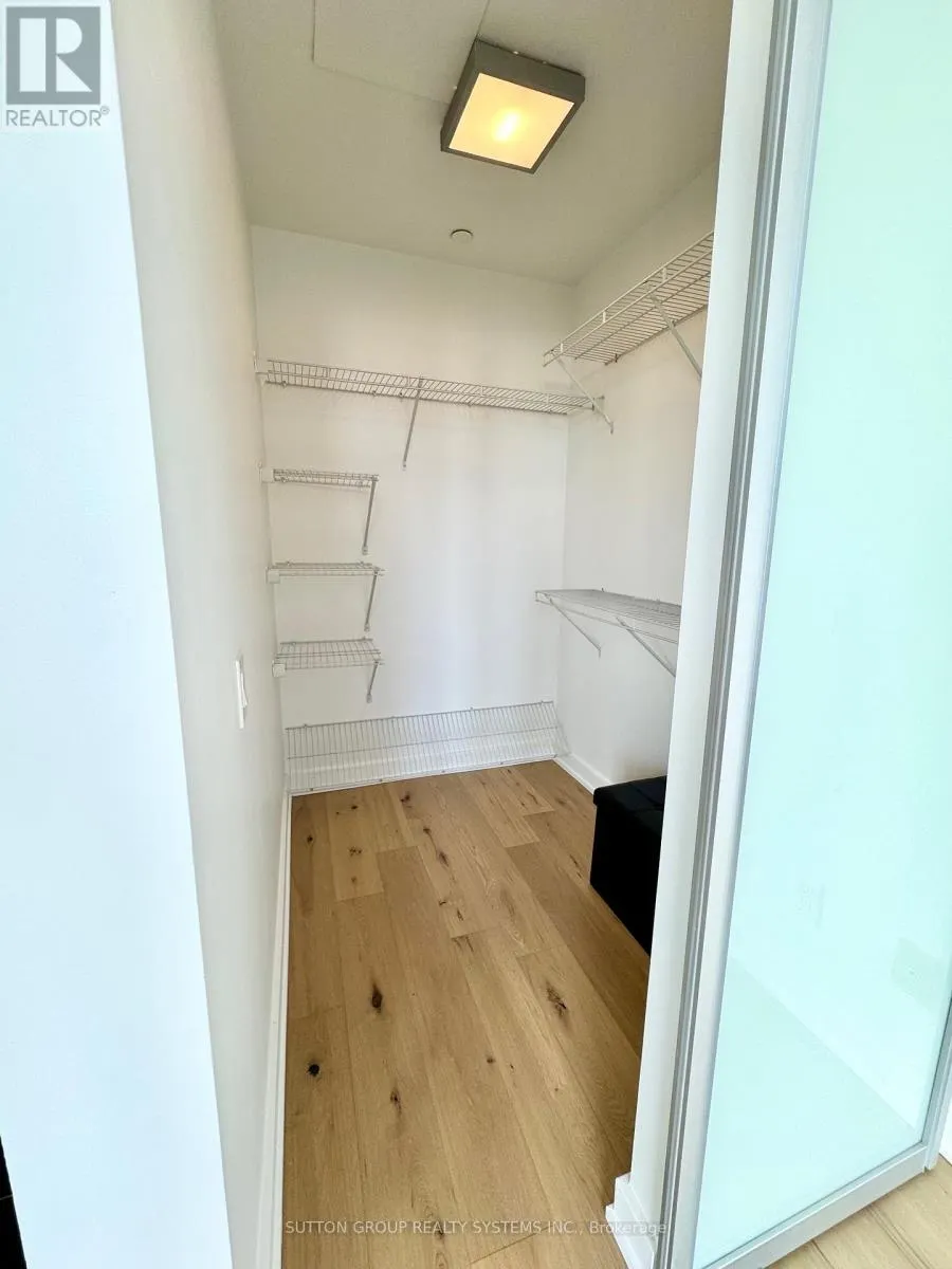 1807 - 88 PARK LAWN ROAD