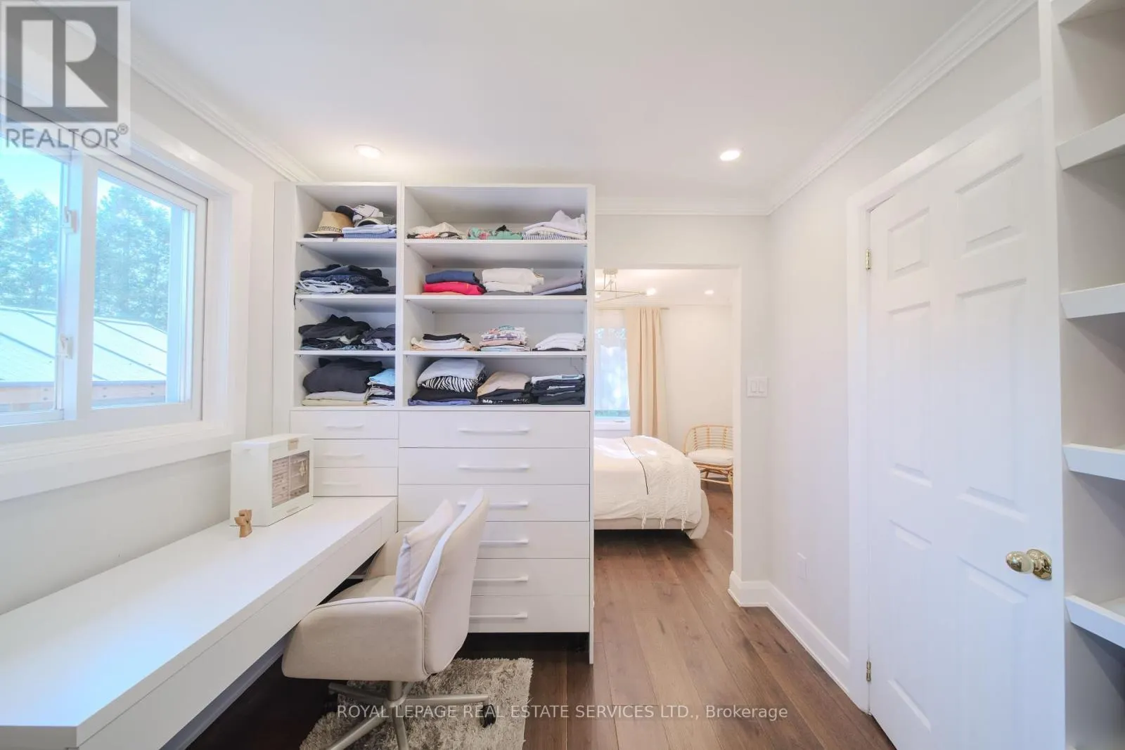 260 ORIOLE COURT