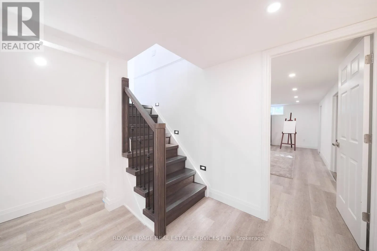 260 ORIOLE COURT