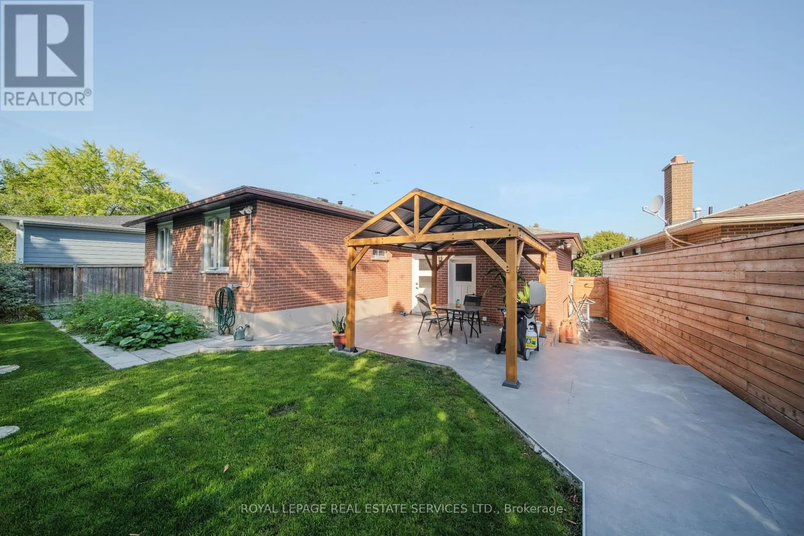 260 ORIOLE COURT