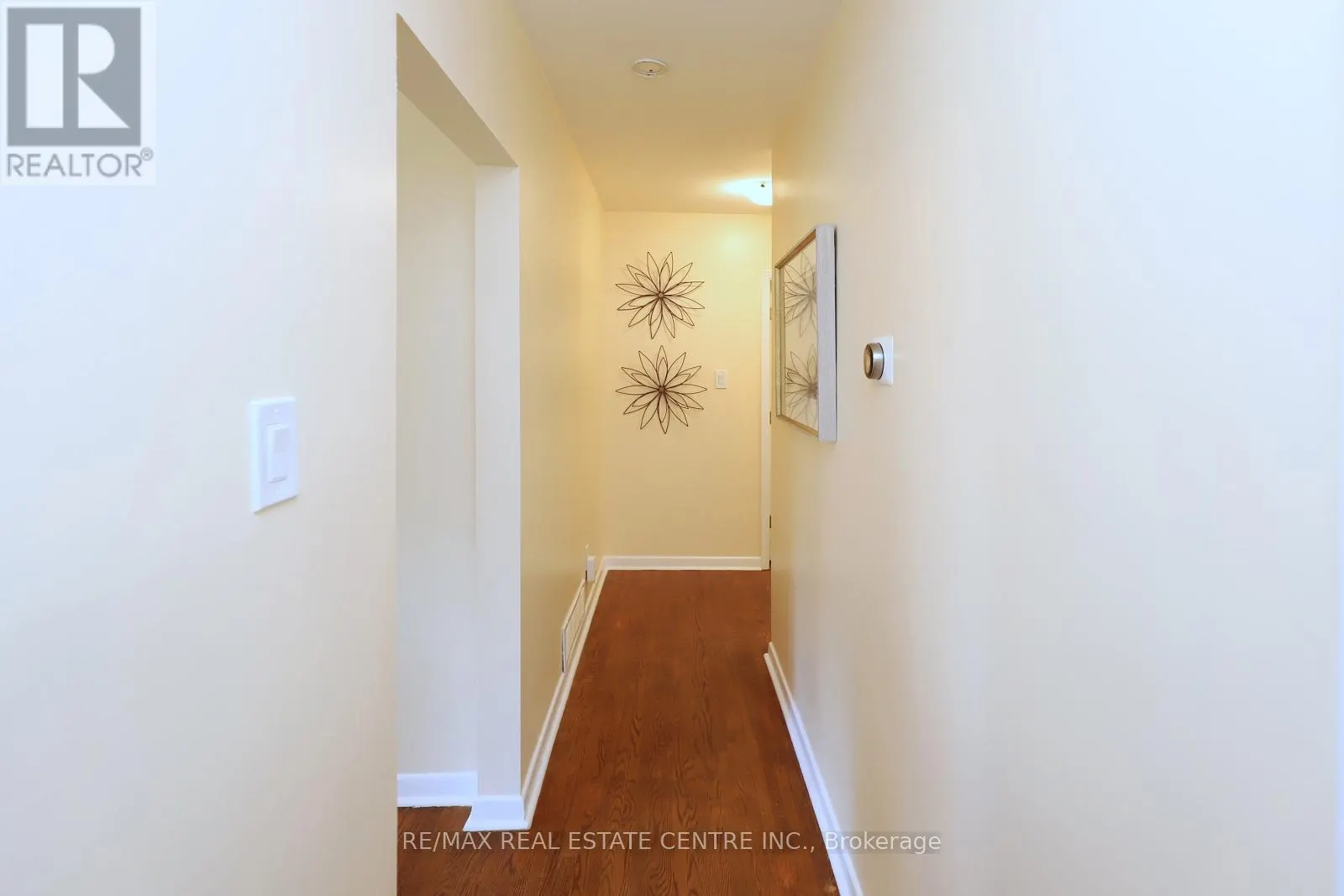 345 MAPLEWOOD CRESCENT