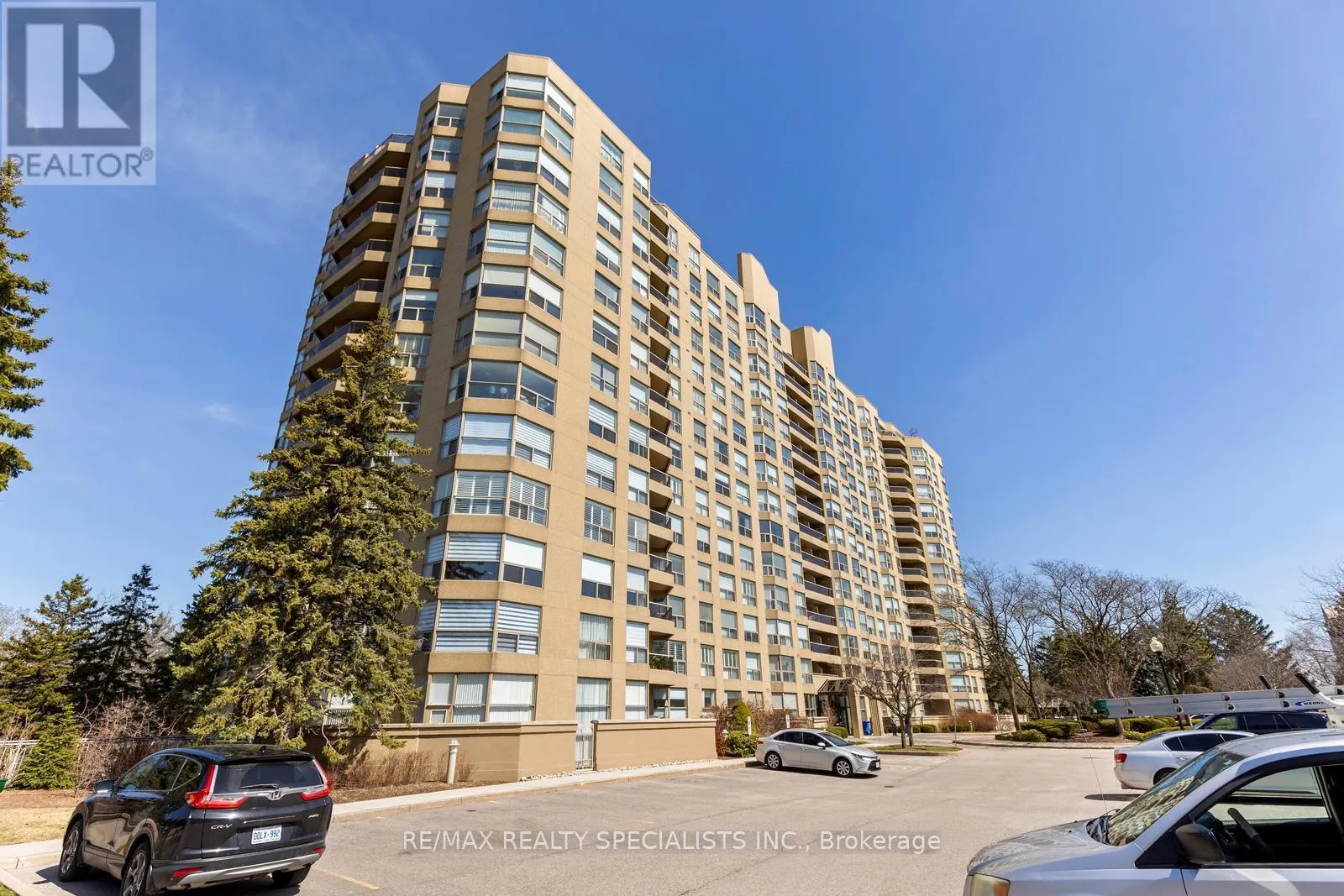 204 - 1800 THE COLLEGEWAY