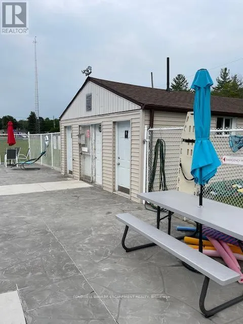 5 SPRUCE - 4449 MILBUROUGH LINE