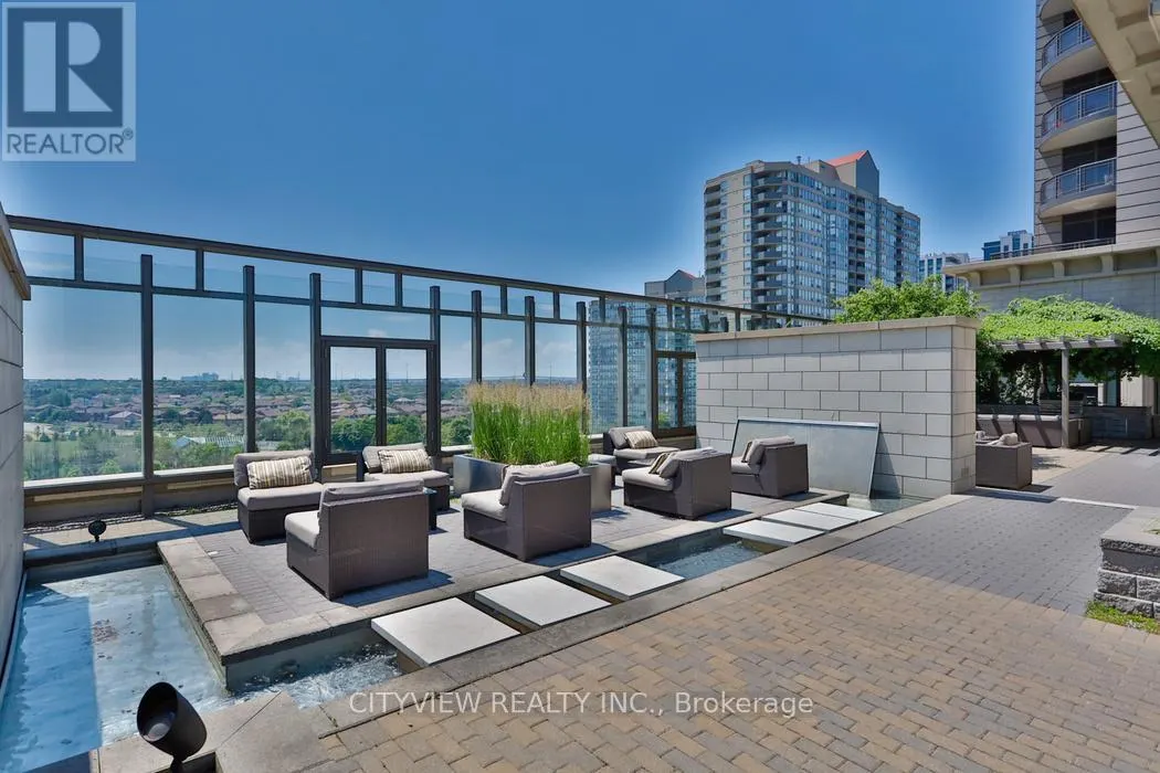 911 - 385 PRINCE OF WALES DRIVE