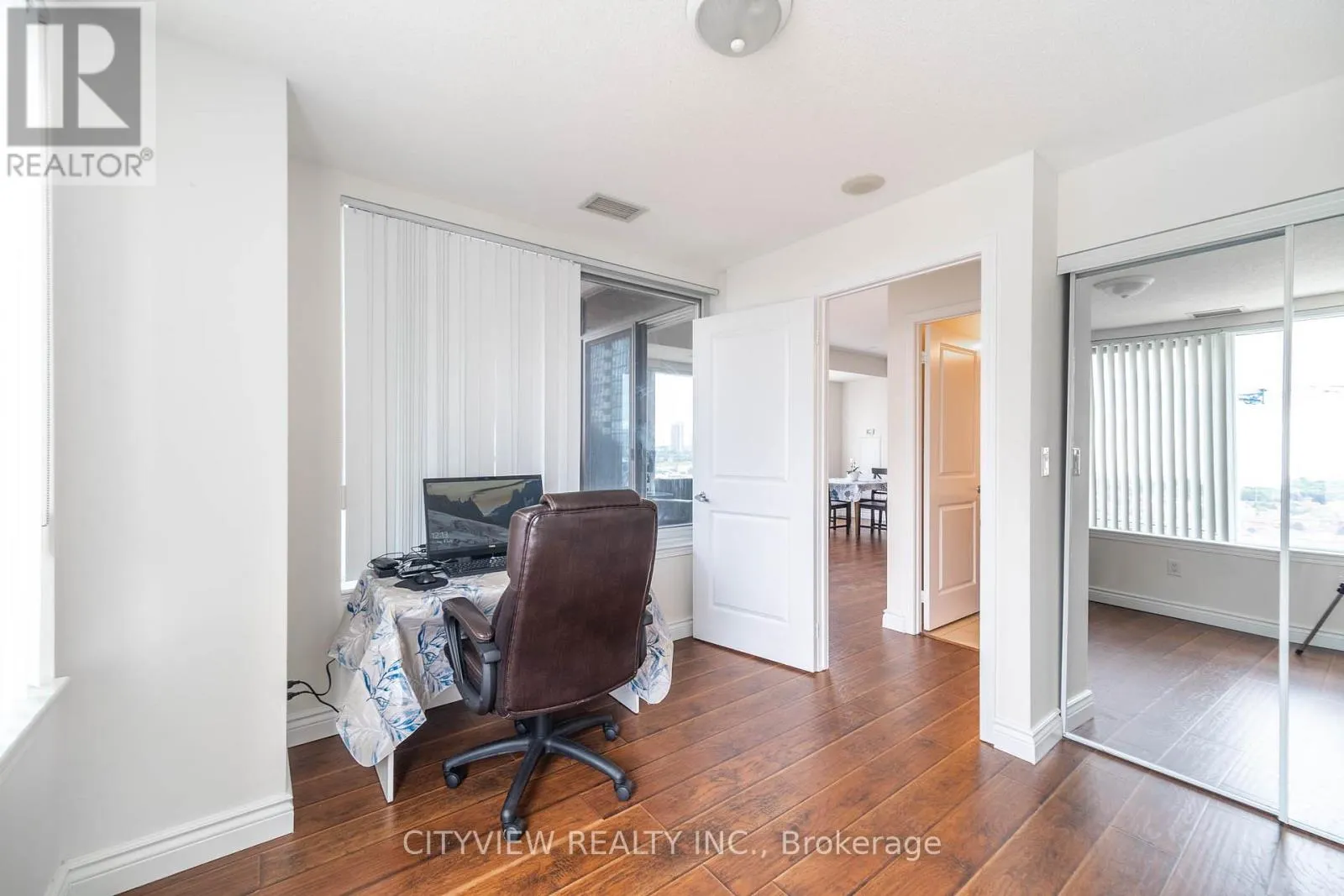911 - 385 PRINCE OF WALES DRIVE