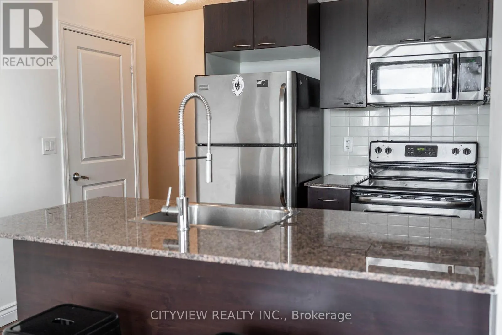 911 - 385 PRINCE OF WALES DRIVE