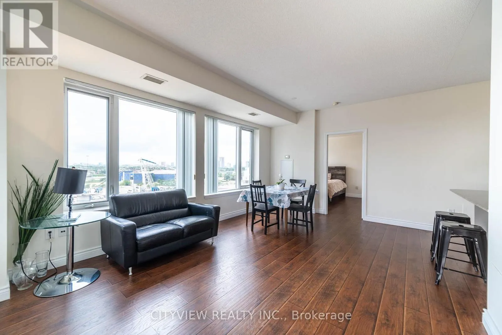 911 - 385 PRINCE OF WALES DRIVE