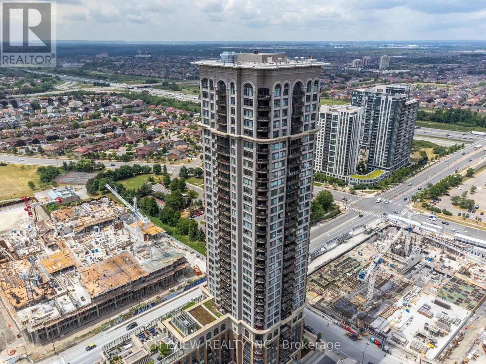 911 - 385 PRINCE OF WALES DRIVE