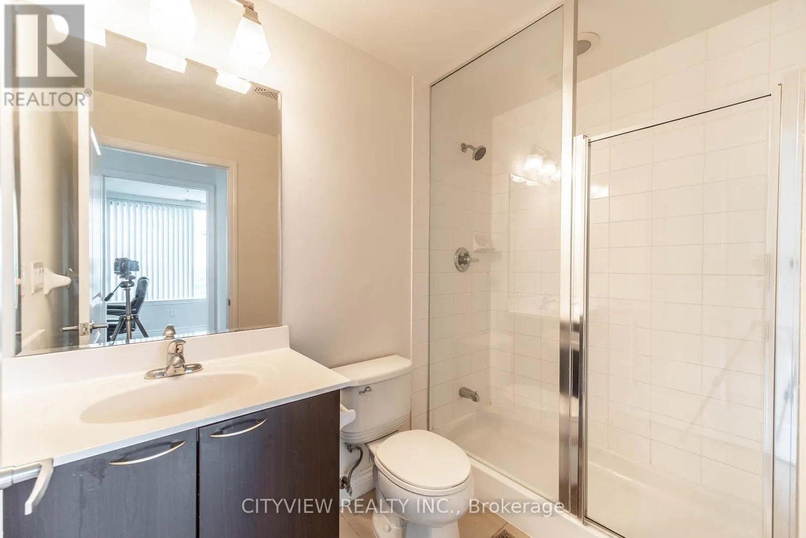 911 - 385 PRINCE OF WALES DRIVE