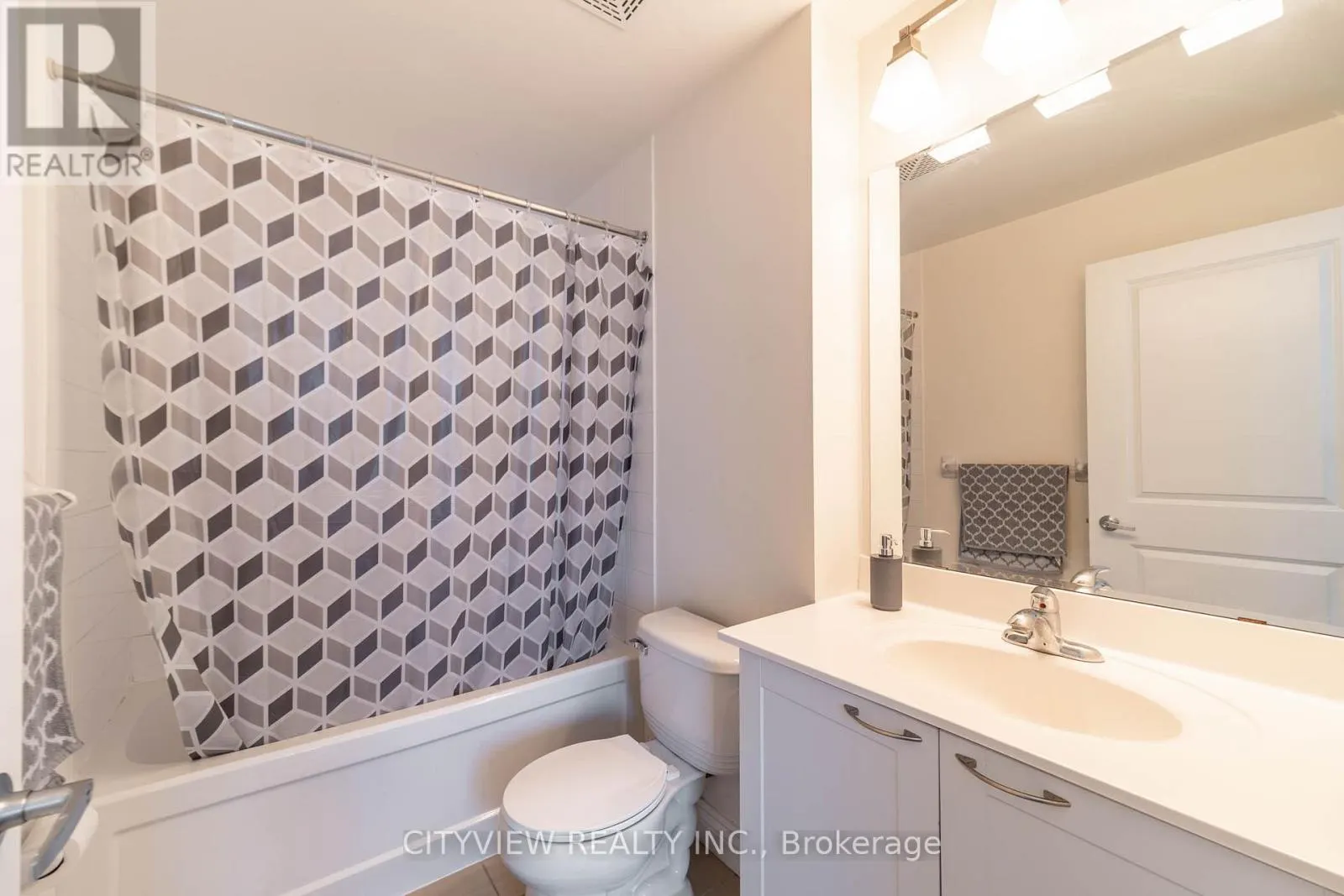 911 - 385 PRINCE OF WALES DRIVE
