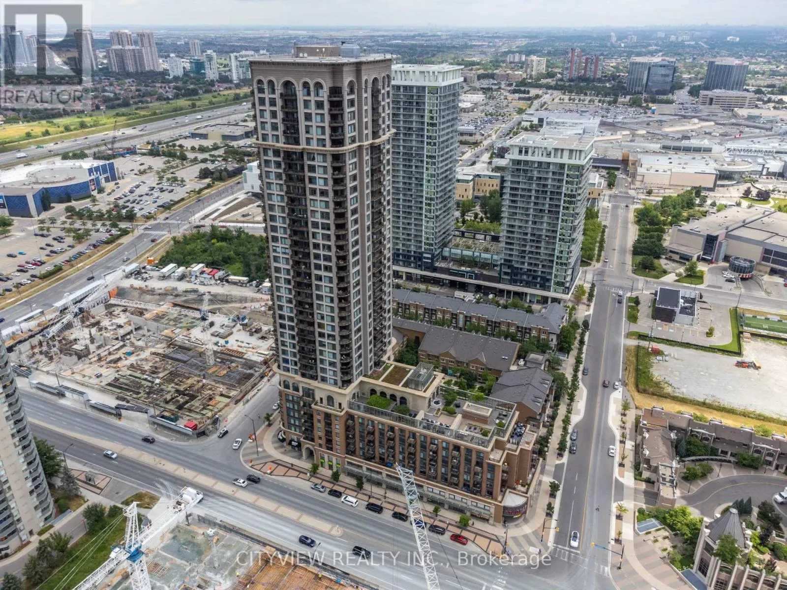 911 - 385 PRINCE OF WALES DRIVE
