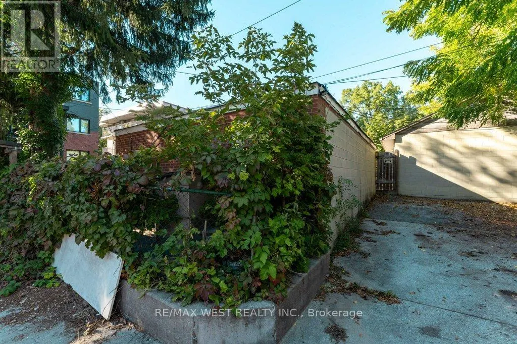 167 QUEBEC AVENUE
