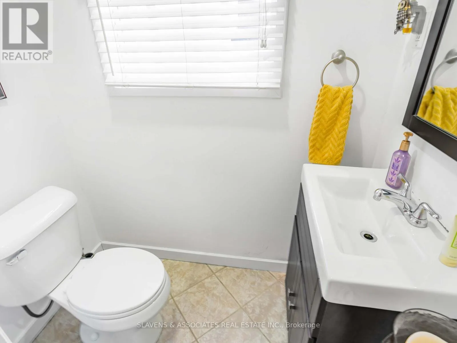 MAIN AND 2ND FLOOR - 213B BLACKTHORNE AVENUE